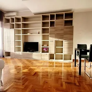 https://eur-charme.it-romehotels.com